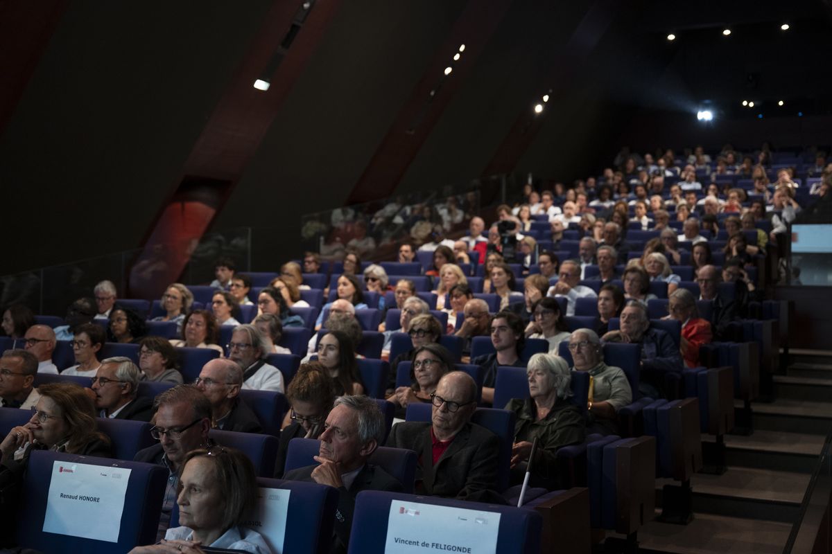 Une salle comble pour débattre des propositions